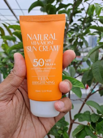 3W Clinic Natural Vita-Moist Sun Cream SPF 50+ PA+++